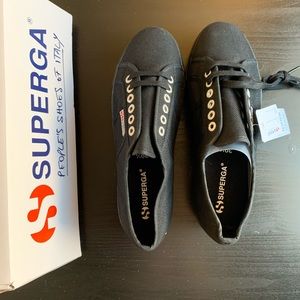 New black platform Superga. 38 1/2 EU, 8 1/2 USA.